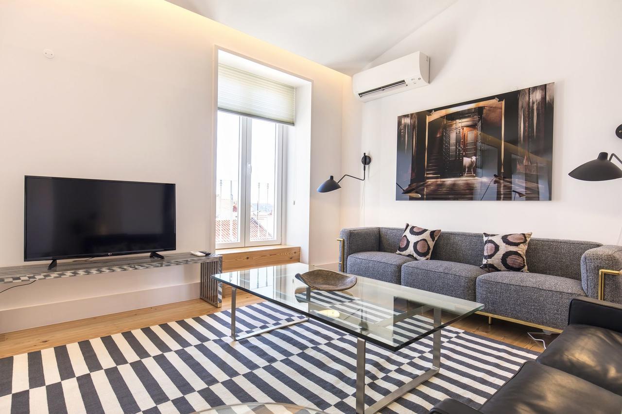 Lovelystay - Luxury Oasis In Bairro Alto Lisbon Exterior photo